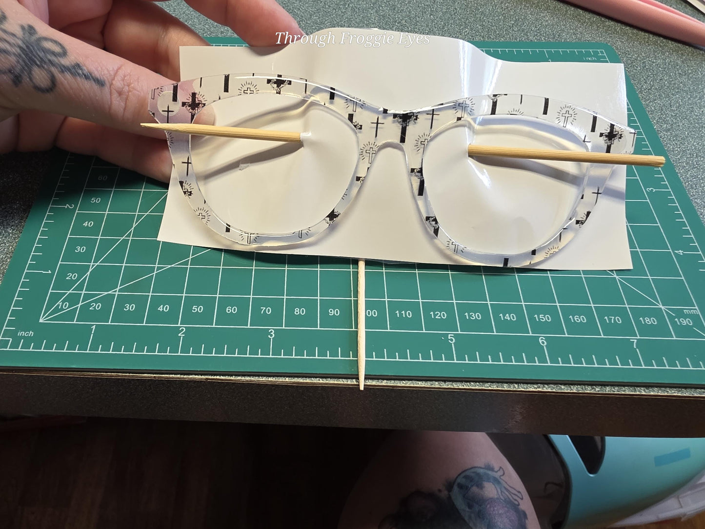 Opaque Crosses BW frame topper to fit Pair frames